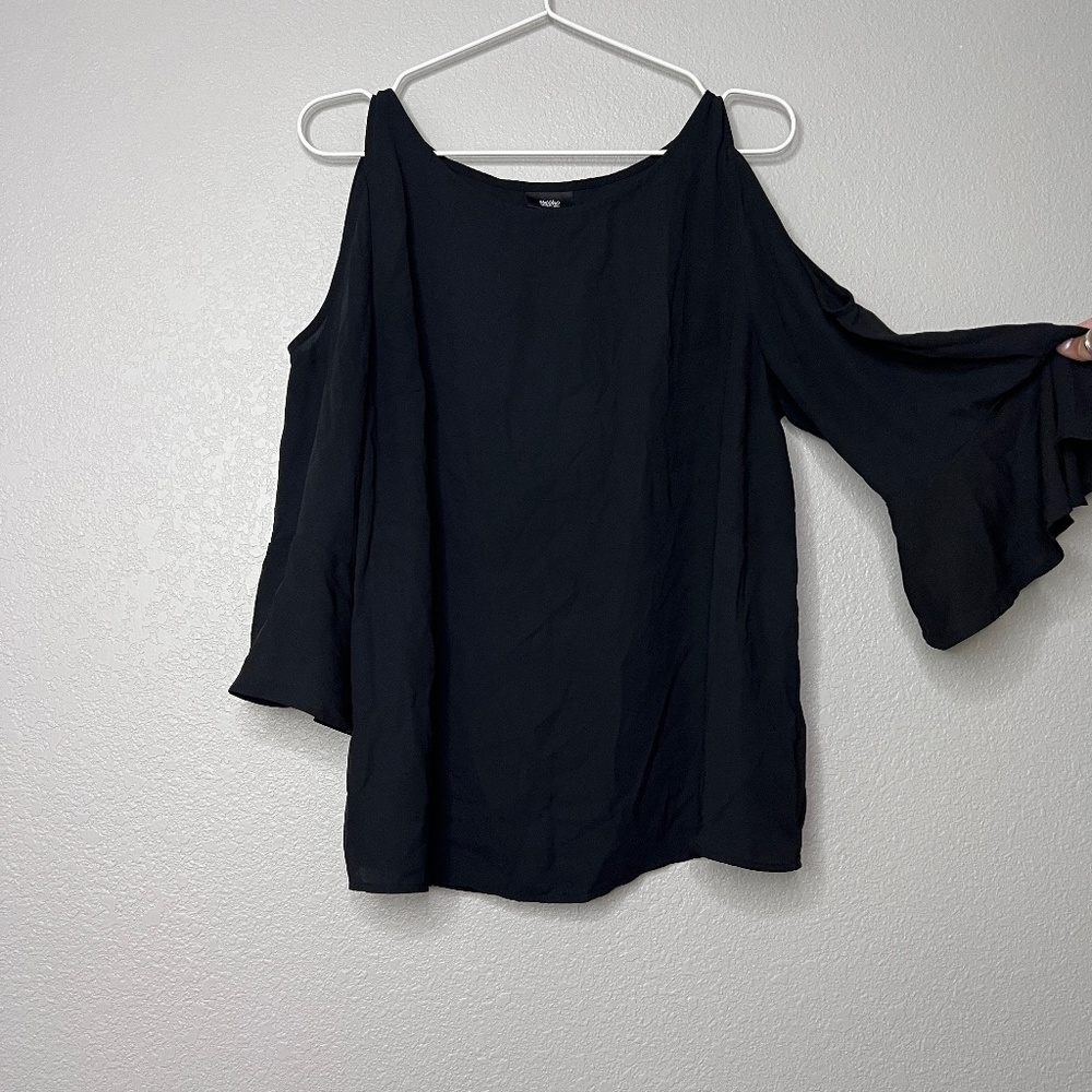 Mossimo cut out blouse